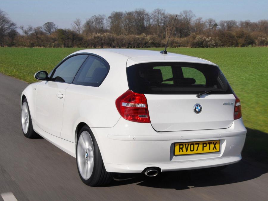  BMW 120d 3-Door 2008 года  (UK) (фото 6 из 9)